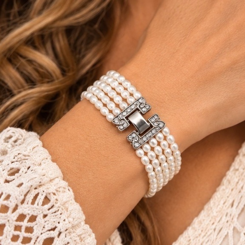 5-Strand Cream Pearlized Bracelet Silver Art Deco Box Clasp